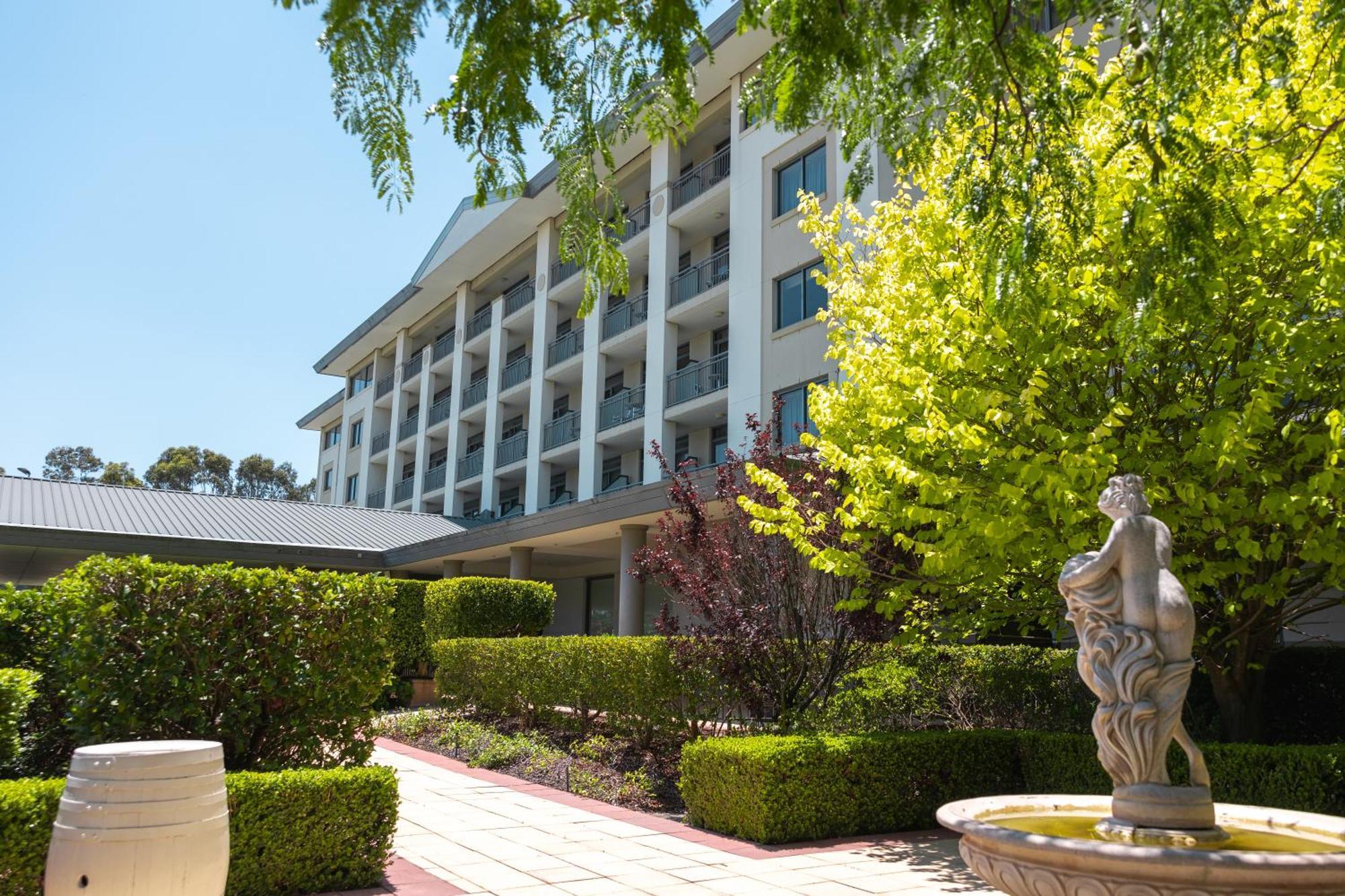 Visy Dior Hotel Baulkham Hills Luaran gambar